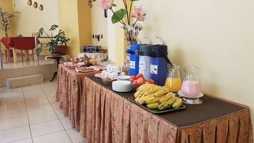 Free daily continental breakfast