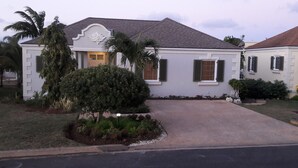 Front of property - Holiday Villas at Vuemont (Speightstown)