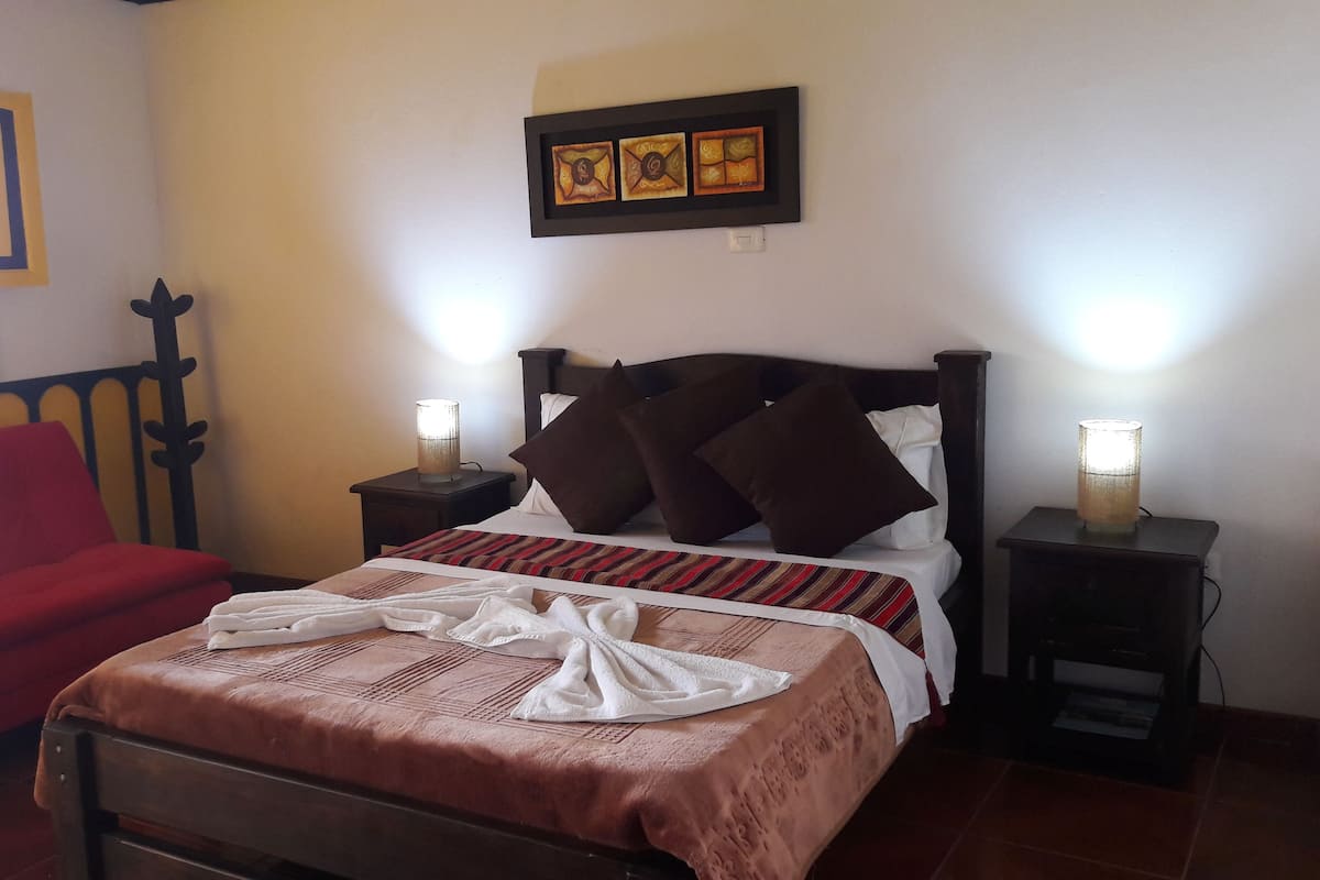 Standard Double Room, Private Bathroom | In-room safe, iron/ironing board, free WiFi, bed sheets