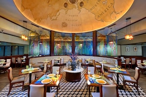 7 restaurants, lunch, dinner served; American cuisine