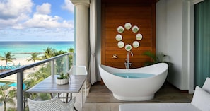 Royal Penthouse, 1 Bedroom, Ocean View (Royal Seaside Crystal Lagoon PH) | View from room