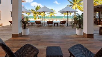 ๋ญ์
๋ฆฌ ์คํ๋์ค, ํน์ฌ์ด์ฆ์นจ๋ 1๊ฐ, ๋ฐ์ฝ๋, ๋ฐ๋ค ์ ๋ง | ํ
๋ผ์ค/ํํฐ์ค