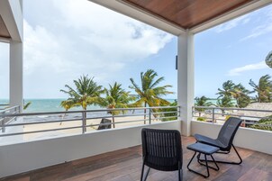 Luxury Studio, 1 King Bed, Balcony, Sea View | Terrace/patio