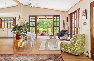 家庭独立别墅, 4 间卧室 | 起居区 | 35-英寸纯平电视（配备数码频道）、电视、DVD 播放器