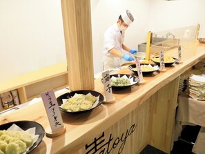 餐饮