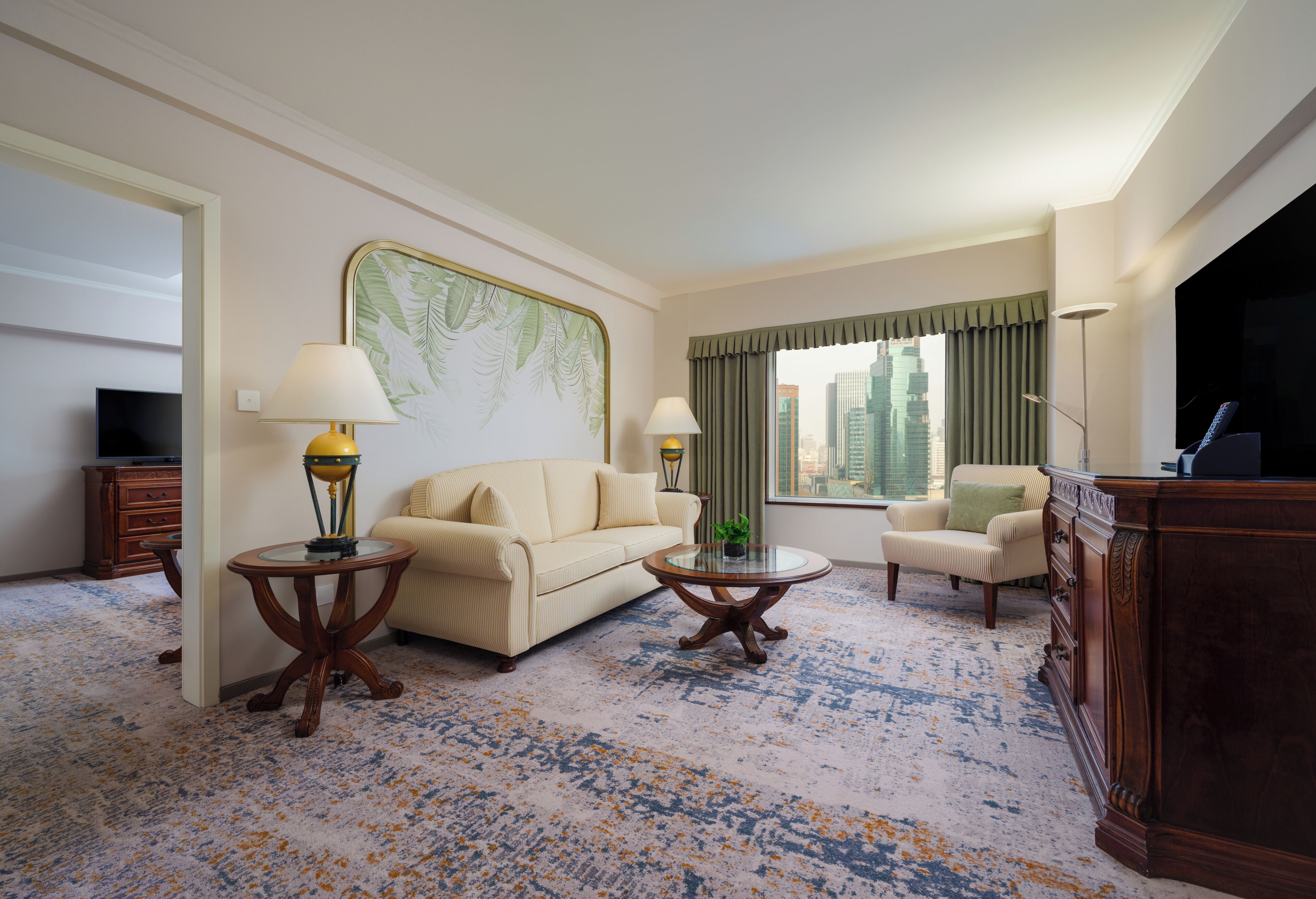 Deluxe Suite, 1 King Bed | Premium bedding, minibar, in-room safe, desk