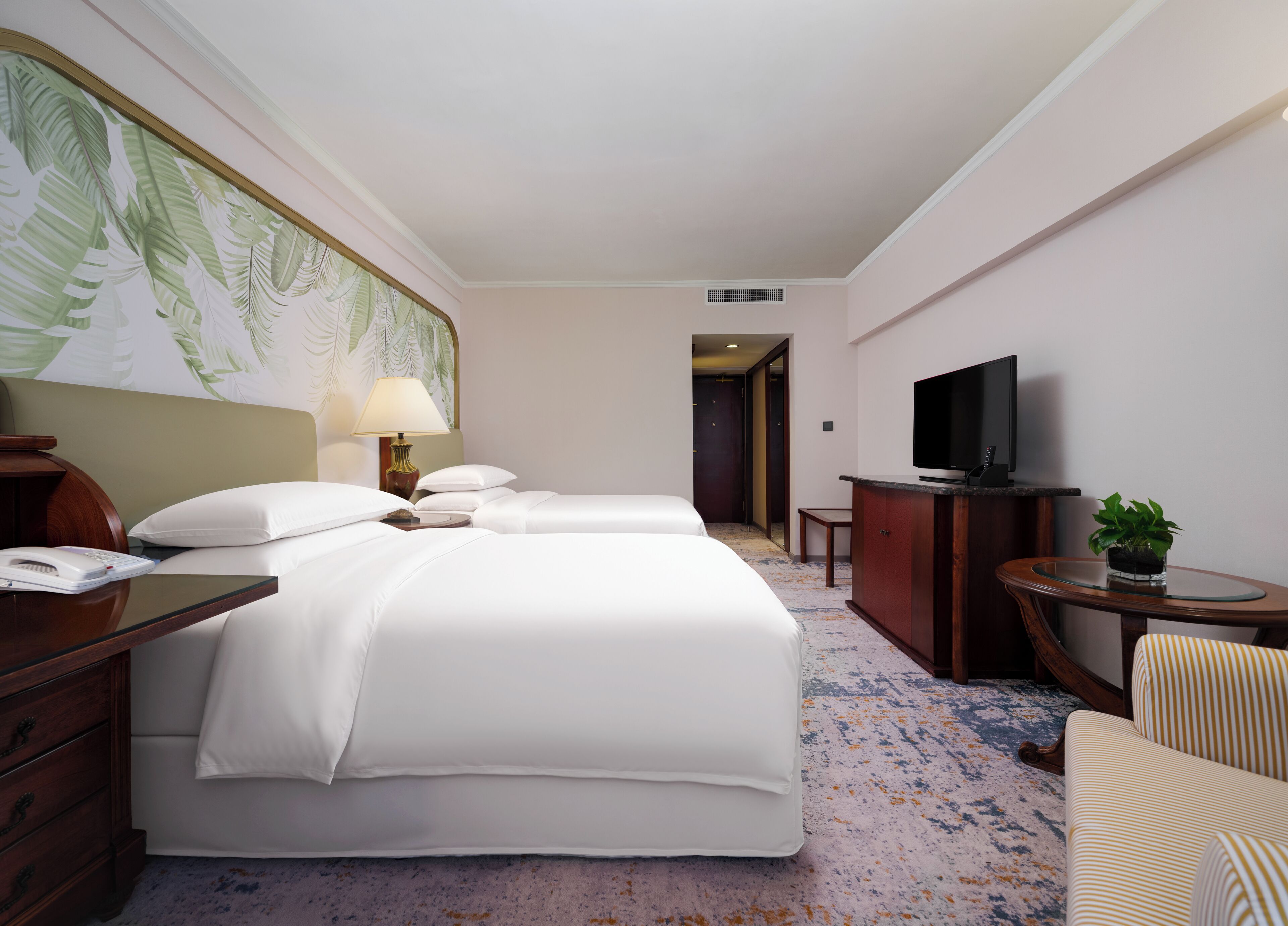 Superior Room, 2 Single Beds | Premium bedding, minibar, in-room safe, desk