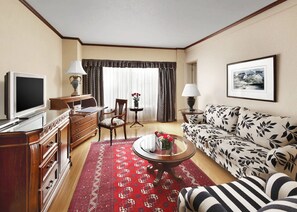 豪華套房（可享受行政酒廊禮遇） | 高級寢具、迷你吧、客房內保險箱、書桌