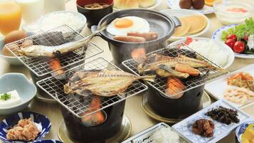 Daily buffet breakfast (JPY 1650 per person)