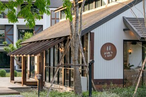 فطور مطهو حسب الطلب يوميًا بتكلفة قدرها (50 THB للشخص)