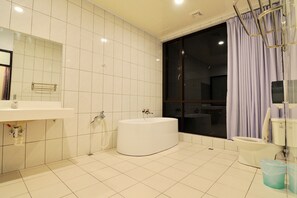 Standard Double Room | Bathroom - Tai An Cingjing (Zhushan)