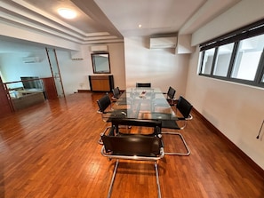 3 Premier Suite | In-room safe, desk, blackout drapes, iron/ironing board