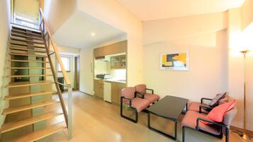 Family Condo, Smoking, Kitchen | 2 bedrooms, desk, bed sheets
