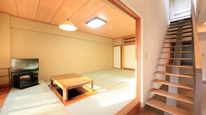 Family Condo, Smoking, Kitchen