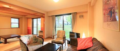 Family Condo, Smoking, Kitchen | 2 bedrooms, desk, bed sheets