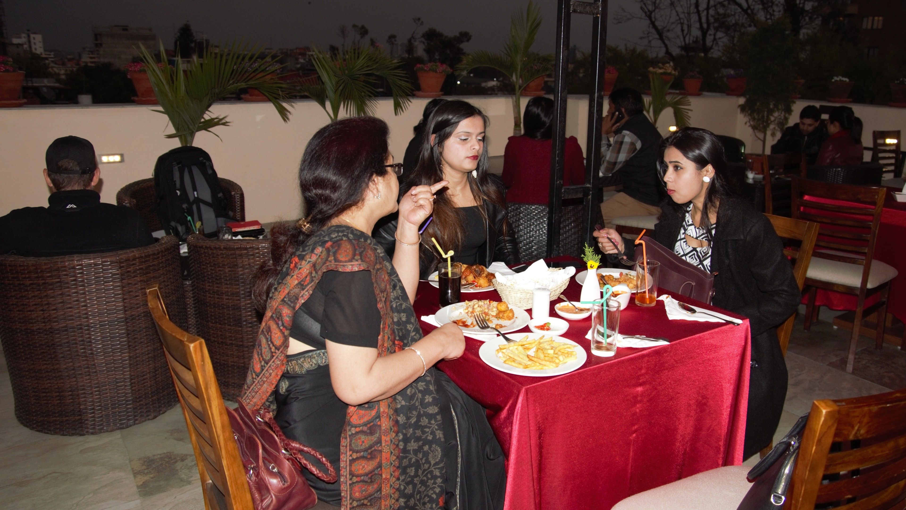 breakfast, lunch, dinner served; international cuisine