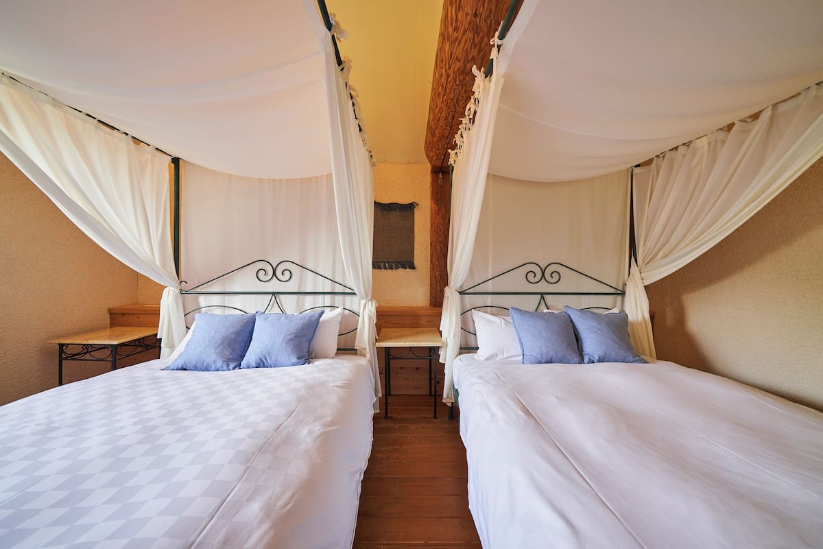 Cottage (Pets Not Allowed, W2B) | Meja kerja, tempat tidur lipat/tambahan, Wi-Fi gratis, dan seprai linen