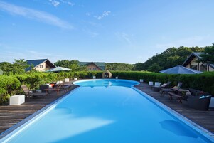 Alberca al aire libre por temporada 