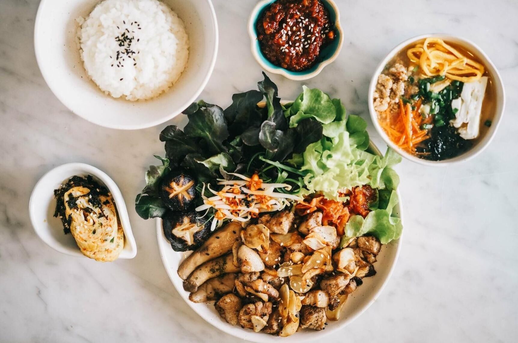 breakfast, lunch and dinner served