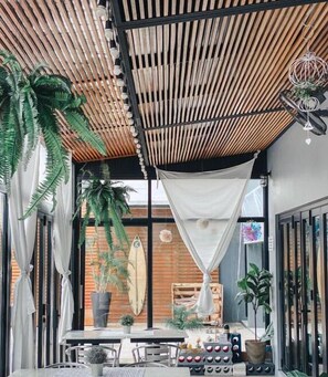 Breakfast, lunch and dinner served - The Galla Hotel (Ranong)