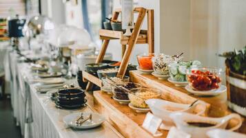 Breakfast, lunch and dinner served