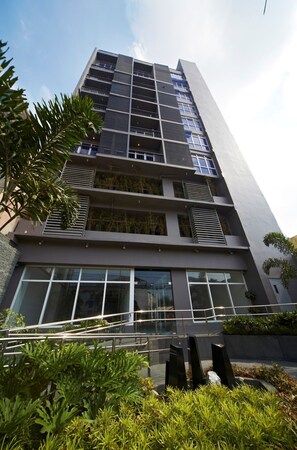 Exterior - OYO 105 Melbourne Suites (Makati)