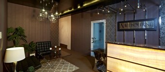 OYO 105 Melbourne Suites