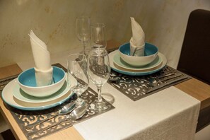 Dining - OYO 105 Melbourne Suites (Makati)