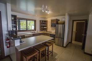 One Bedroom Villa - Beachfront | Private kitchen