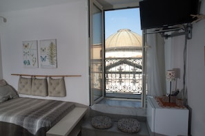 Deluxe Triple Room, Balcony, City View | Balcony view - B&B Cuore di Napoli (Naples)