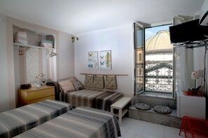 Deluxe Triple Room, Balcony, City View | Balcony view - B&B Cuore di Napoli (Naples)