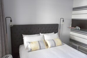 Basic-Zimmer | Kostenloses WLAN, Bettwäsche