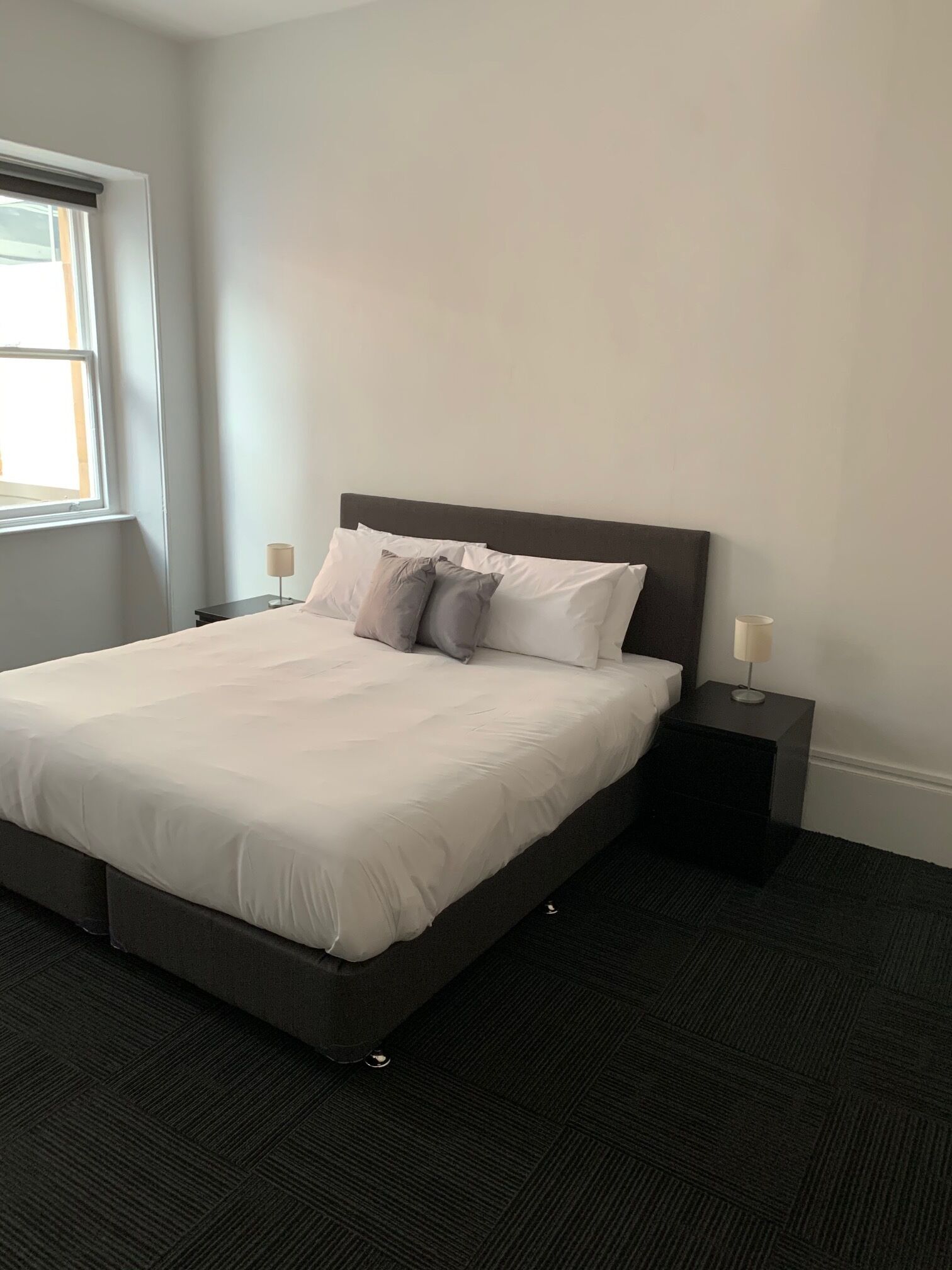 deluxe king room | free wifi, bed sheets