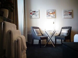 Deluxe King Room | Free WiFi, bed sheets - Argyle Accommodation (Hobart)