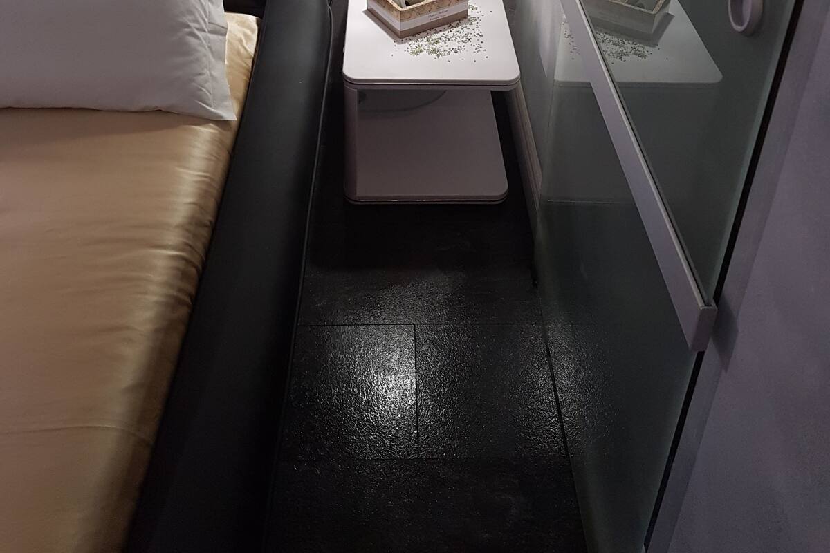 Minibar, in-room safe, desk, iron/ironing board (on request)