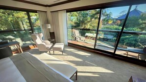 Laptop workspace, WiFi (free), bed sheets - Noborioji Hotel (Nara)