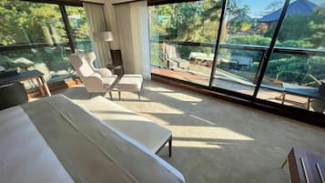 Laptop workspace, free WiFi, bed sheets, wheelchair access
