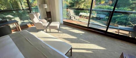 Laptop workspace, free WiFi, bed sheets, wheelchair access