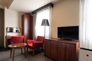 In-room safe, desk, laptop workspace, blackout drapes