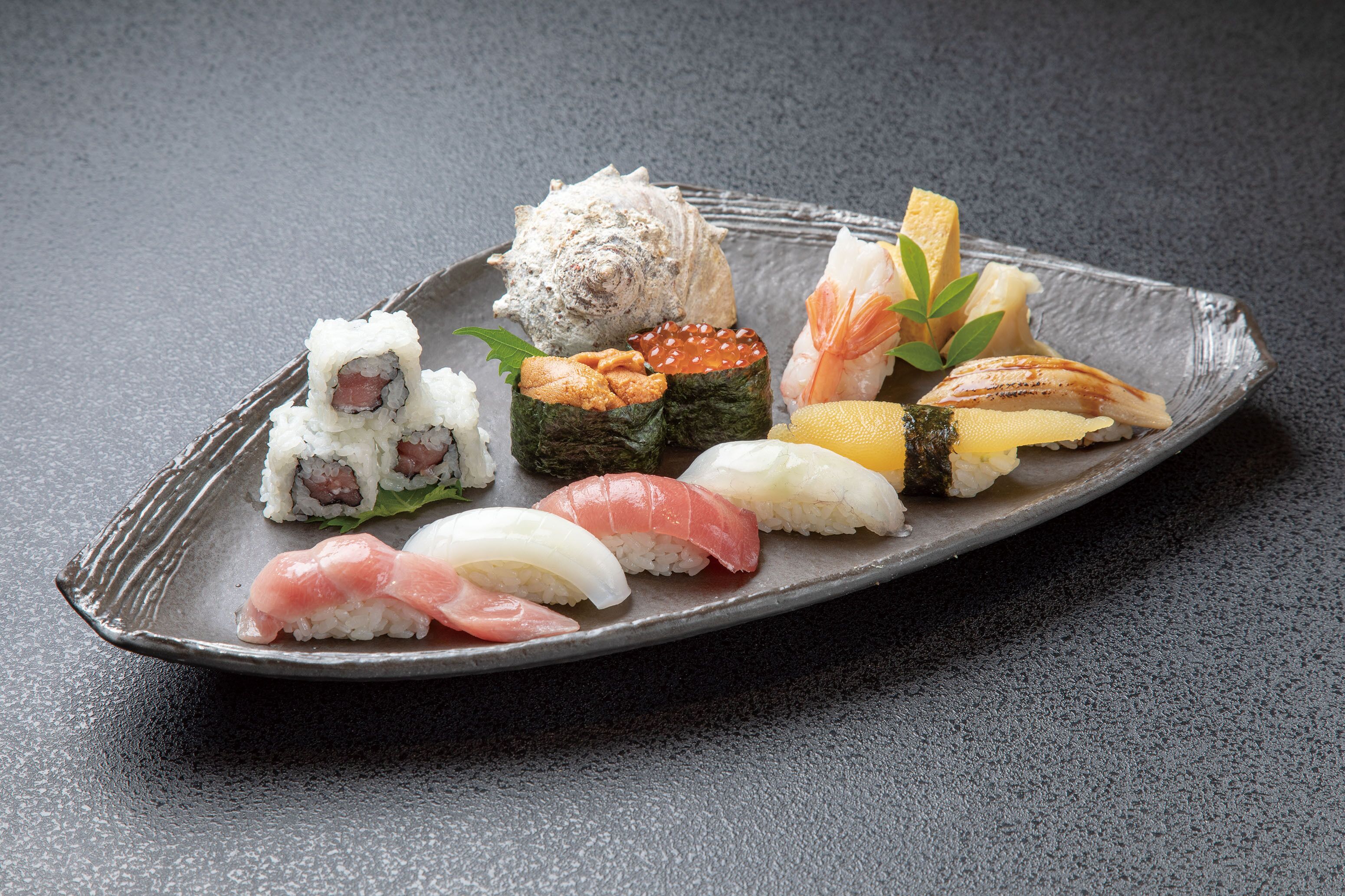 3 restaurants, breakfast, lunch, dinner served; chinese cuisine