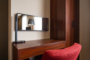 In-room safe, desk, laptop workspace, blackout drapes