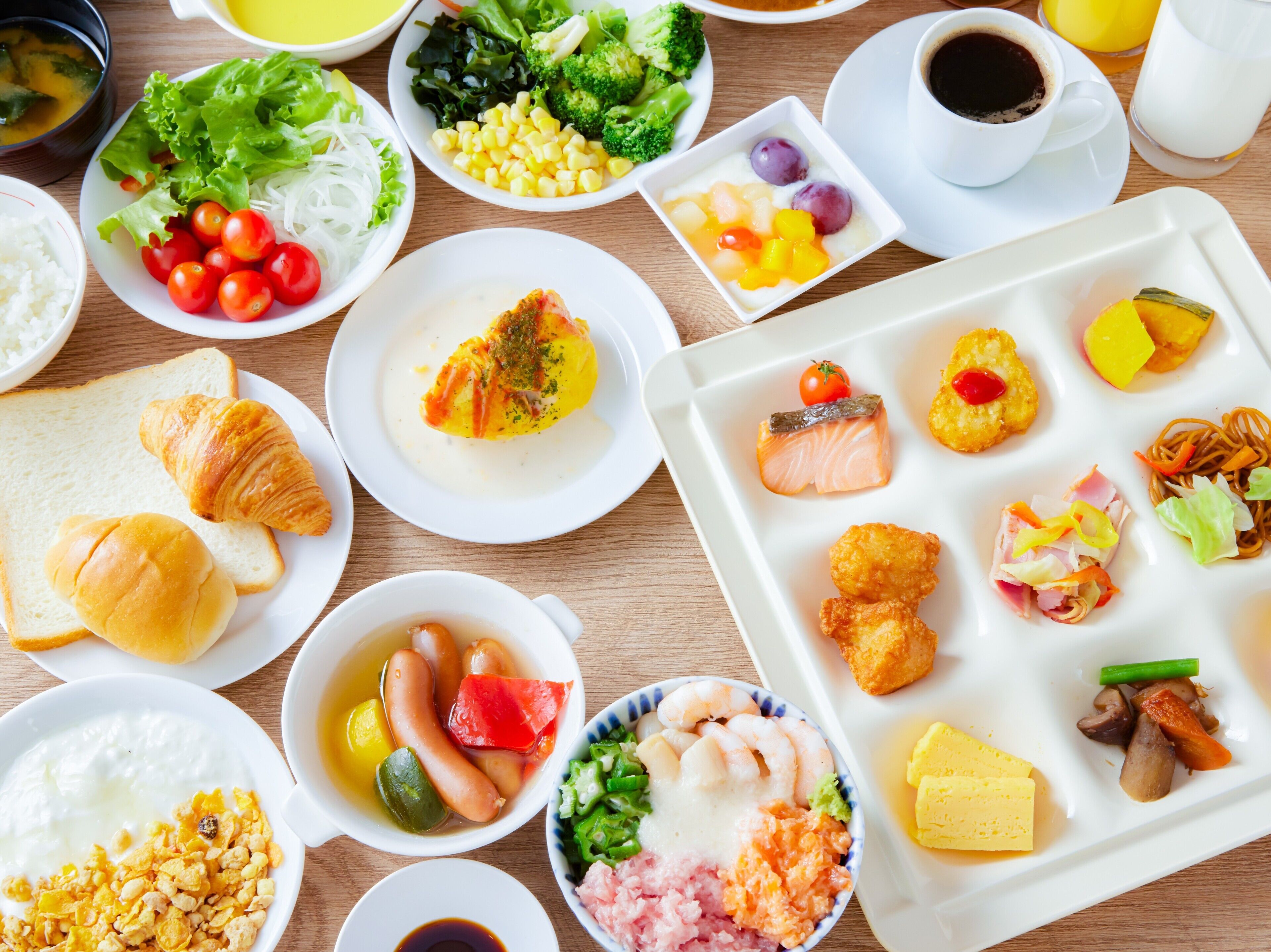 daily buffet breakfast (jpy 2200 per person)