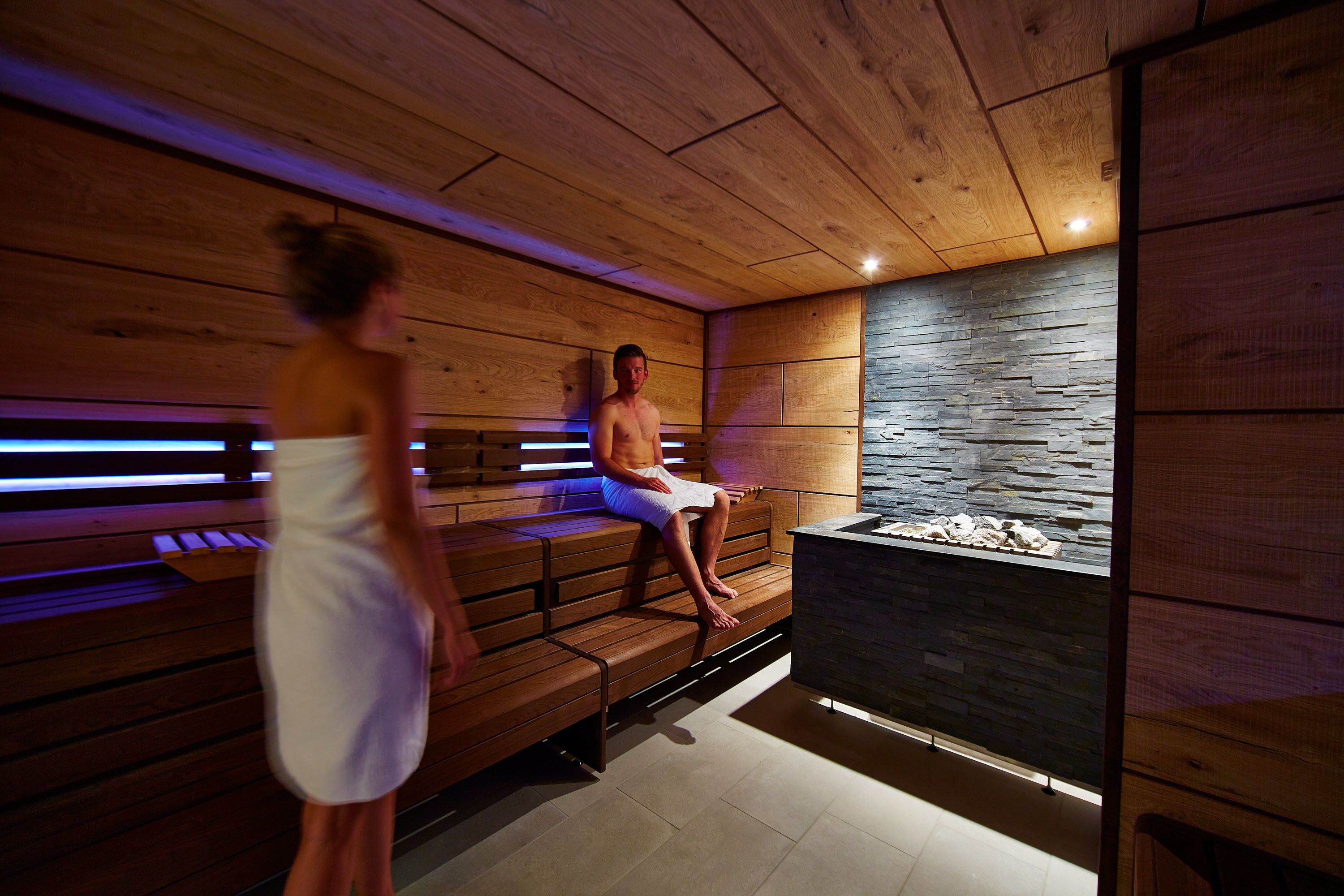 3 treatment rooms, massages