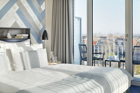 Suite (Perle - no sea view - also for family) | 1 bedroom, hypo-allergenic bedding, in-room safe, soundproofing