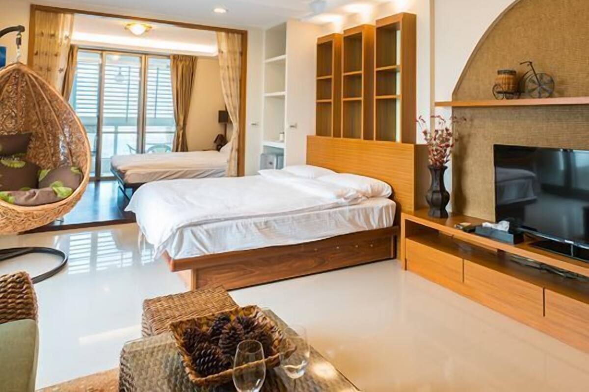 Blackout curtains, free WiFi, bed sheets