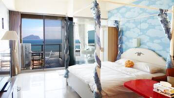 Blackout curtains, free WiFi, bed sheets