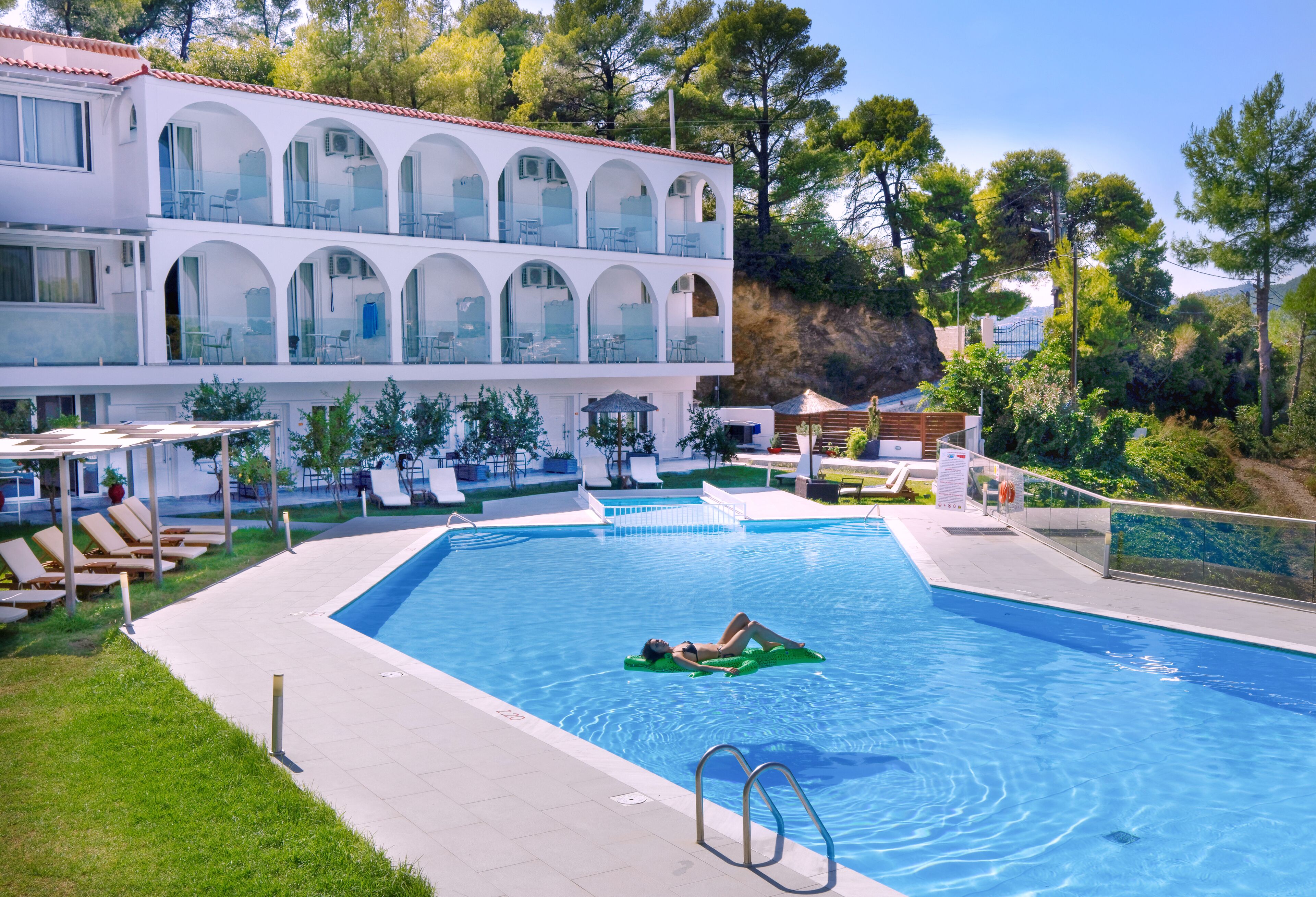 Outdoor pool, sun loungers