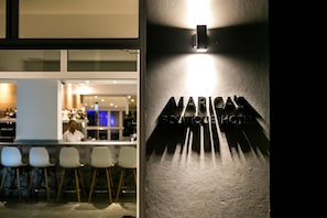 Bar (in der Unterkunft)