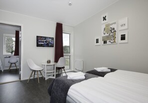 Familierom | Skrivebord, barnesenger og ekstrasenger (mot et tillegg)