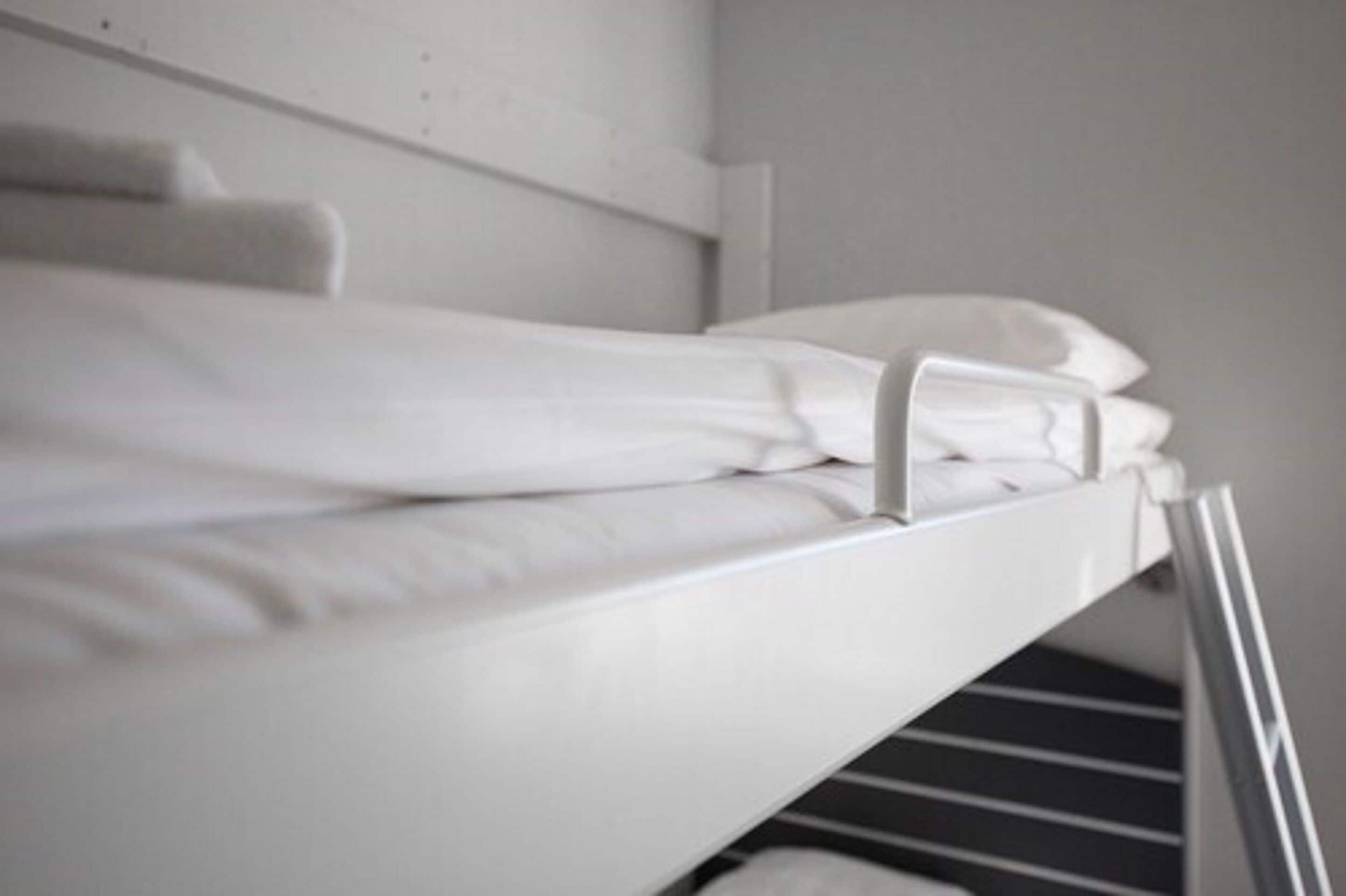 basic cabin, 1 bedroom (120 cm bed) | desk, cots/infant beds, rollaway beds, free wifi